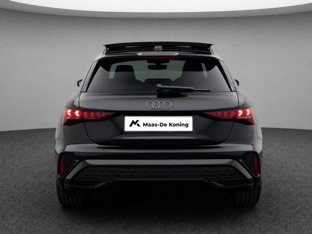 Audi A3 SPORTBACK 45 TFSI e S edition Competition Panoramadak · SONOS Sound System · 19'' lichtmetalen velgen · Sportstoelen alcantara · MEGA Sale