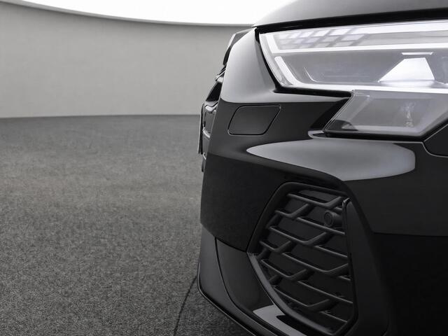 Audi A3 SPORTBACK 45 TFSI e S edition Competition Panoramadak · SONOS Sound System · 19'' lichtmetalen velgen · Sportstoelen alcantara · MEGA Sale