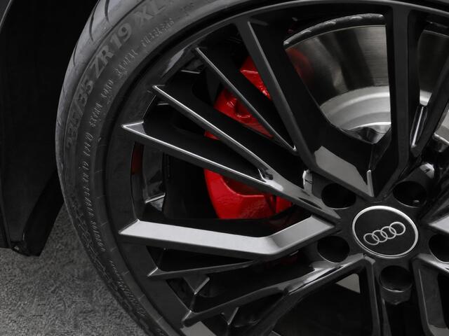 Audi A3 SPORTBACK 45 TFSI e S edition Competition Panoramadak · SONOS Sound System · 19'' lichtmetalen velgen · Sportstoelen alcantara · MEGA Sale