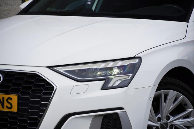 Audi A3 SPORTBACK 30 TFSI 5drs Business Edition BJ2020 Lmv 17" | Led | Dynamische knipperlichten | Pdc | Afneembare trekhaak | App-Connect | Navi | Virtual cockpit | Climate control | Cruise control | Sportstoelen | Zwarte hemel | Extra getint glas