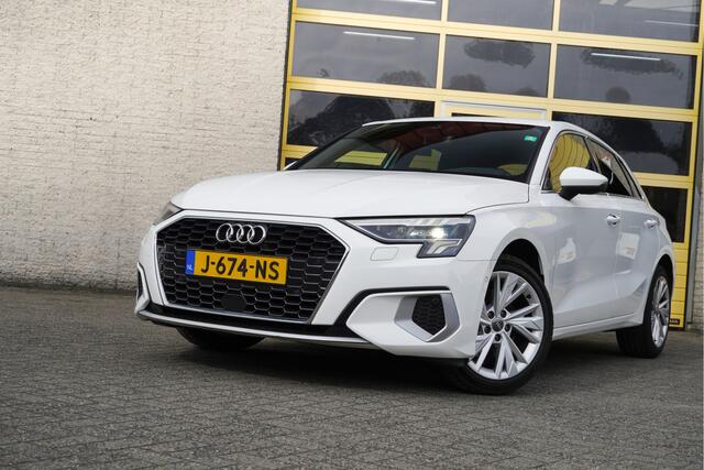 Audi A3 SPORTBACK 30 TFSI 5drs Business Edition BJ2020 Lmv 17" | Led | Dynamische knipperlichten | Pdc | Afneembare trekhaak | App-Connect | Navi | Virtual cockpit | Climate control | Cruise control | Sportstoelen | Zwarte hemel | Extra getint glas