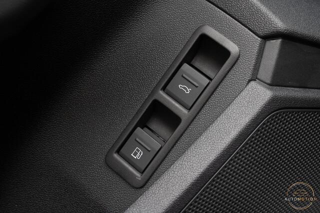 Audi A3 SPORTBACK 45 TFSIe S edition Comp PANO RS STOELEN MAXTON MATRIX CAMERA