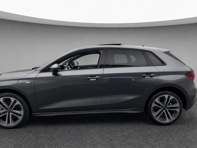 Audi A3 SPORTBACK 40 TFSI e S edition 204 PK · Glazen panoramadak · SONOS premium 3D · Lichtpakket pro ambient light · MEGA Sale