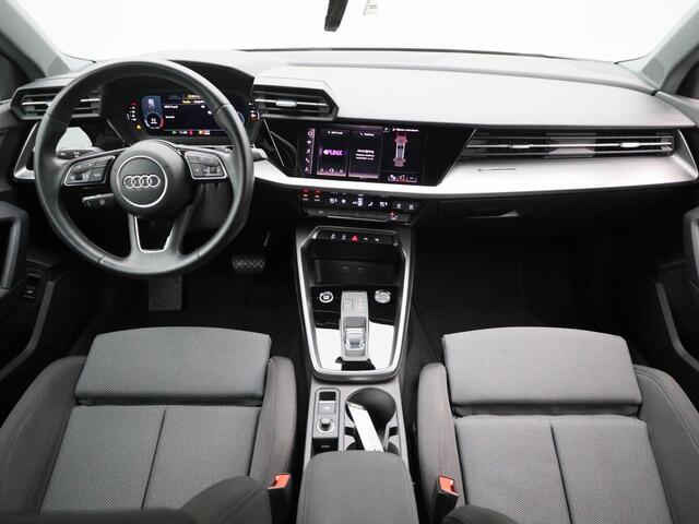 Audi A3 SPORTBACK 30 TFSI Business edition | Navigatie | Airco | Lichtmetalen wielen