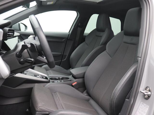Audi A3 SPORTBACK 40 TFSI e S edition Competition 204PK S-Tronic Panoramadak, Trekhaak, Keyless, 18" LM velgen, Parkeersensoren voor en achter, B&O Audio, Navi