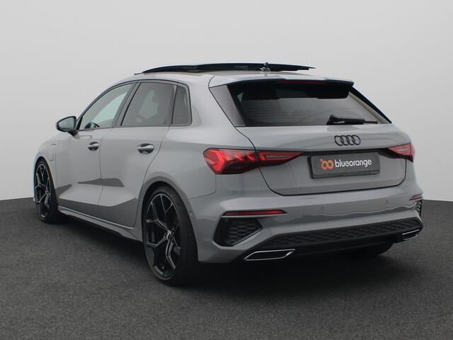 Audi A3 SPORTBACK 40 TFSI e S edition Competition 204PK S-Tronic Panoramadak, Trekhaak, Keyless, 18" LM velgen, Parkeersensoren voor en achter, B&O Audio, Navi