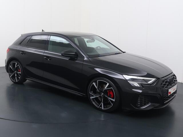 Audi A3 SPORTBACK 45 TFSI e S edition Competition | 245 PK | Achteruitrijcamera | Cruise control | Climate control | LED verlichting | Navigatiesysteem | S-Line | Apple Carplay / Android Auto |