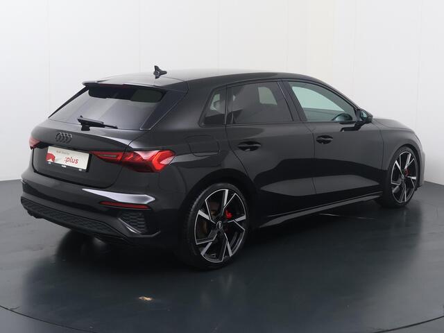 Audi A3 SPORTBACK 45 TFSI e S edition Competition | 245 PK | Achteruitrijcamera | Cruise control | Climate control | LED verlichting | Navigatiesysteem | S-Line | Apple Carplay / Android Auto |