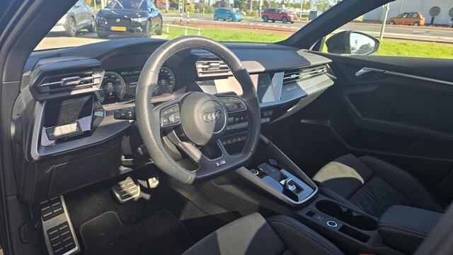 Audi A3 SPORTBACK 45 TFSI e S edition Competition |Pano|B&O|Matrix|RS-stoelen|Maxton