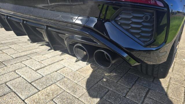 Audi A3 SPORTBACK 45 TFSI e S edition Competition |Pano|B&O|Matrix|RS-stoelen|Maxton