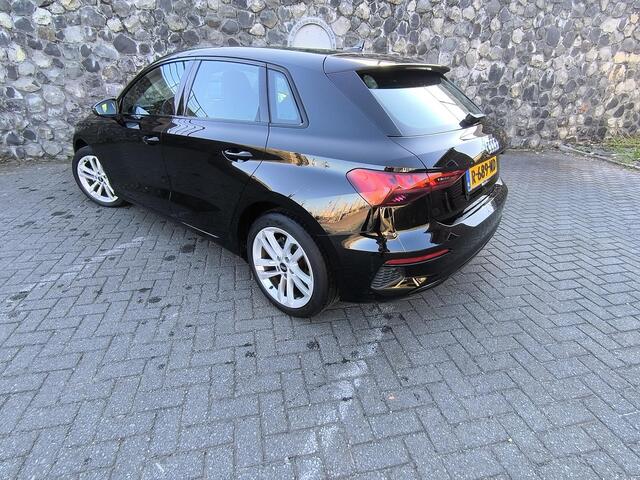 Audi A3 SPORTBACK 30 TFSI Advanced edition Hybrid, carplay Dab, climate en cruise control, stoel en stuur verwarming, Navi, comfort stoelen, virtual cockpit.