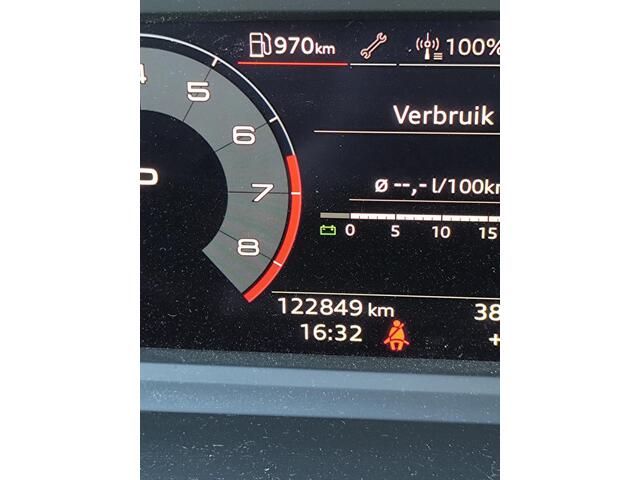 Audi A3 SPORTBACK 30 TFSI Advanced edition Hybrid, carplay Dab, climate en cruise control, stoel en stuur verwarming, Navi, comfort stoelen, virtual cockpit.