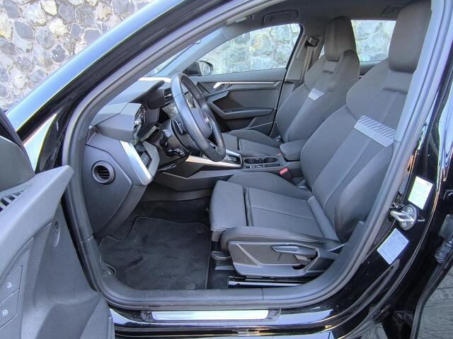 Audi A3 SPORTBACK 30 TFSI Advanced edition Hybrid, carplay Dab, climate en cruise control, stoel en stuur verwarming, Navi, comfort stoelen, virtual cockpit.