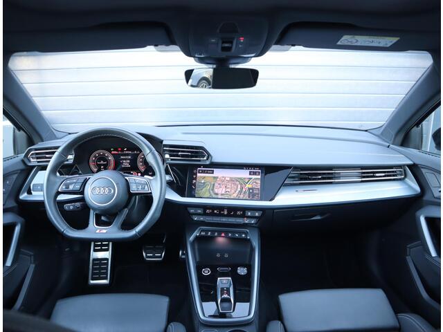 Audi A3 SPORTBACK 35 TFSI S edition | Pano | Sportstoelen en stuur | Camera