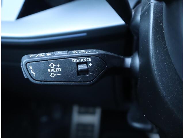 Audi A3 SPORTBACK 35 TFSI S edition | Pano | Sportstoelen en stuur | Camera