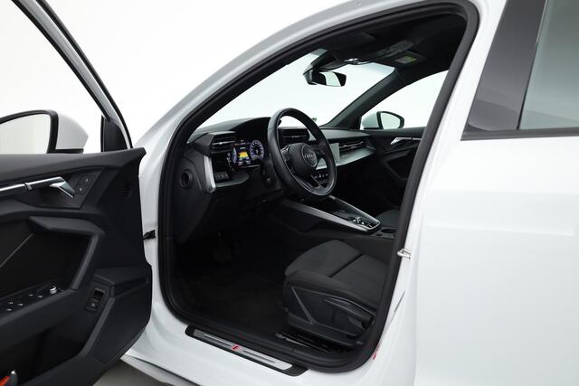 Audi A3 SPORTBACK 40 TFSI e S-Line Ext. | Rijklaar! | SOH 100% | NAV + CarPlay | 19'' | Camera + PDC | Keyless | Cruise |