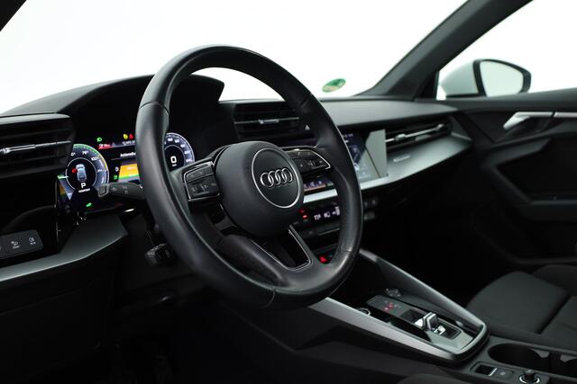 Audi A3 SPORTBACK 40 TFSI e S-Line Ext. | Rijklaar! | SOH 100% | NAV + CarPlay | 19'' | Camera + PDC | Keyless | Cruise |