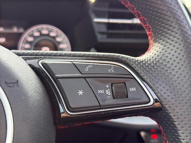 Audi A3 SPORTBACK 45 TFSI e S edition Competition | PHEV | 245Pk | Schuif Dak | Navi | Clima |