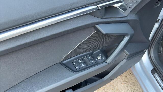 Audi A3 SPORTBACK 30 TFSI Advanced edition AUTOMAAT / FULL LED / CARPLAY / NAVI / CLIMA / PDC / NL-AUTO