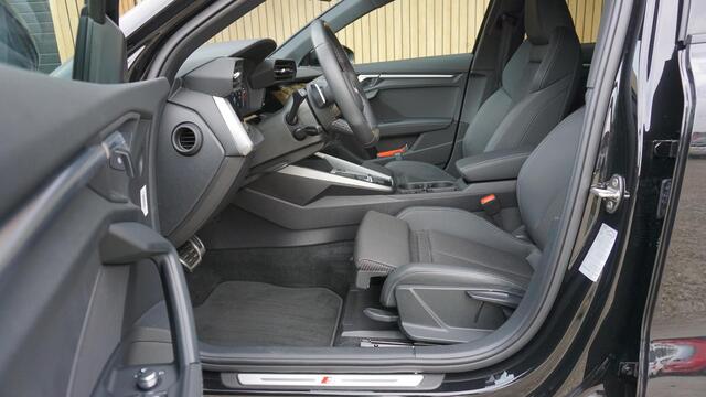 Audi A3 SPORTBACK 35 TFSI 150pk 2x S-Line *Black Optik* LED A-Camera 17inch LM Stoelverwarming *NL auto* 12546km! 1e Eigenaar!