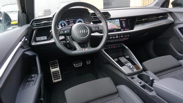 Audi A3 SPORTBACK 35 TFSI 150pk 2x S-Line *Black Optik* LED A-Camera 17inch LM Stoelverwarming *NL auto* 12546km! 1e Eigenaar!