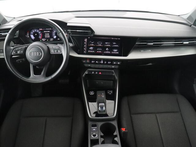 Audi A3 SPORTBACK 30 TFSI Pro Line | Adaptive cruise | Camera | Carplay | Climate control | DAB | Virtual dashboard |