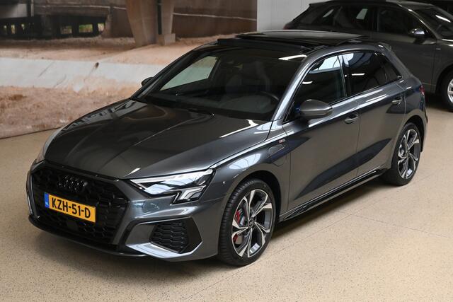 Audi A3 SPORTBACK 45 TFSIe 245pk S edition Competition | ACC | Pano | Massage | Camera | 100% (Dealer) onderhouden label