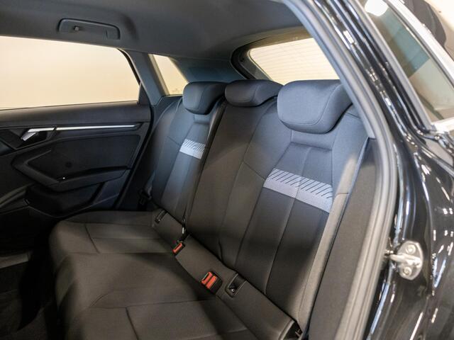 Audi A3 SPORTBACK 35 TFSI Advanced edition / 150pk / Stoelverwarming / Adaptieve cruise control / Sportstoelen /
