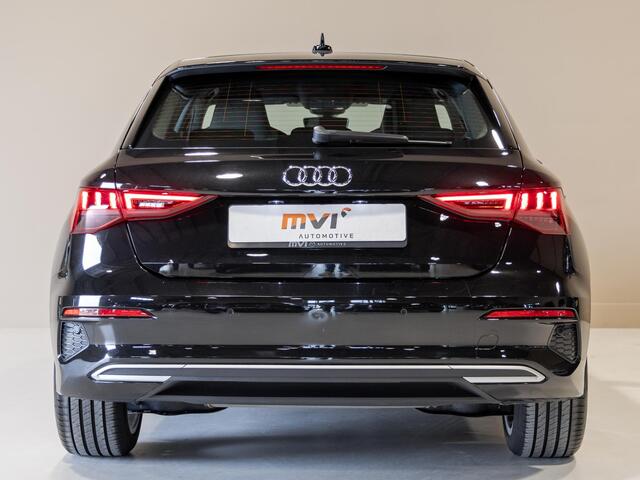 Audi A3 SPORTBACK 35 TFSI Advanced edition / 150pk / Stoelverwarming / Adaptieve cruise control / Sportstoelen /