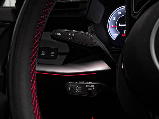 Audi A3 SPORTBACK 35 TFSI S edition | Panoramadak | RS Stoel | Dealer OH | Sfeer | ACC | 19" | Side | Elek. stoel | LED