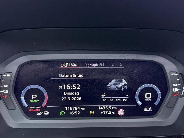Audi A3 SPORTBACK 45 TFSI e S edition Competition | Panoramadak | Stoelverwarming | Carplay!