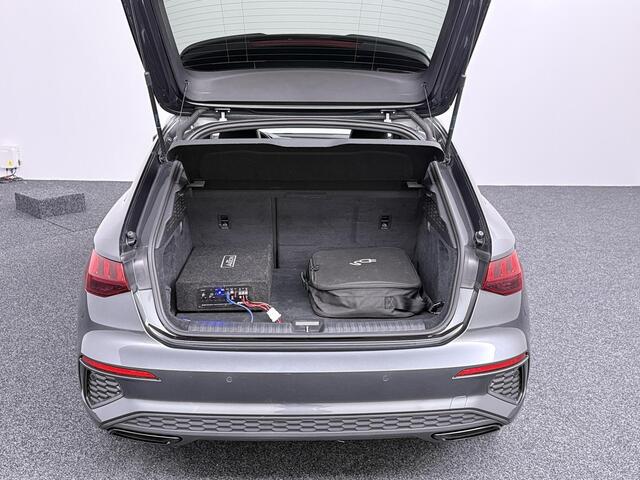 Audi A3 SPORTBACK 45 TFSI e S edition Competition | Panoramadak | Stoelverwarming | Carplay!