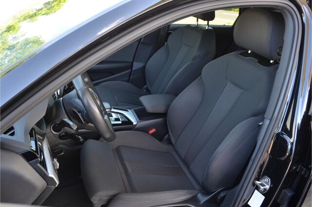 Audi A4 Limousine 2.0 40 TFSI Facelift Virtual cockpit | Carplay | Sportstoelen | Afgevlakt stuur | Climate | zwarte hemel | NL auto