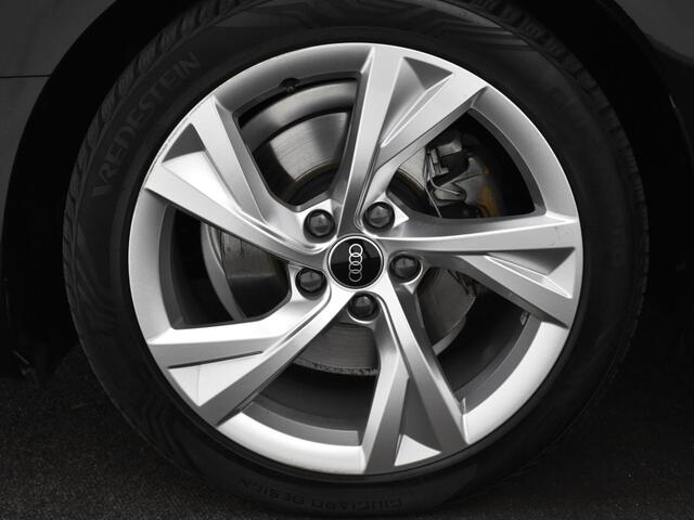 Audi A4 Avant 35 Tfsi 150pk S-tronic S edition · Automaat · Camera · Elek. Achterklep · Optiekpakket Zwart · Navigatie · Stoelverwarming · 18'' Inch velgen ·