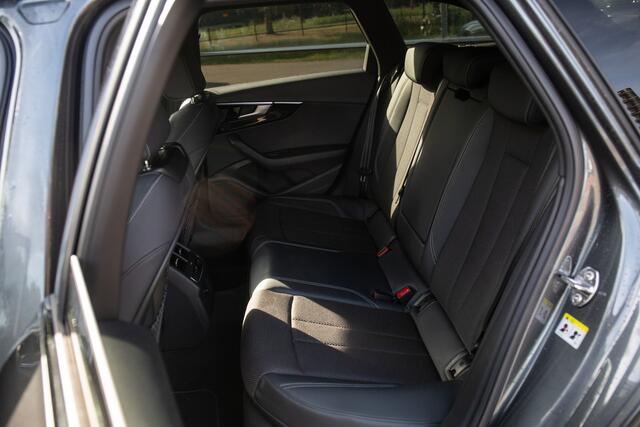Audi A4 Avant 40 TFSI quattro S edition Competition , Virtual cockpit, Trekhaak, Sfeerverlichting,