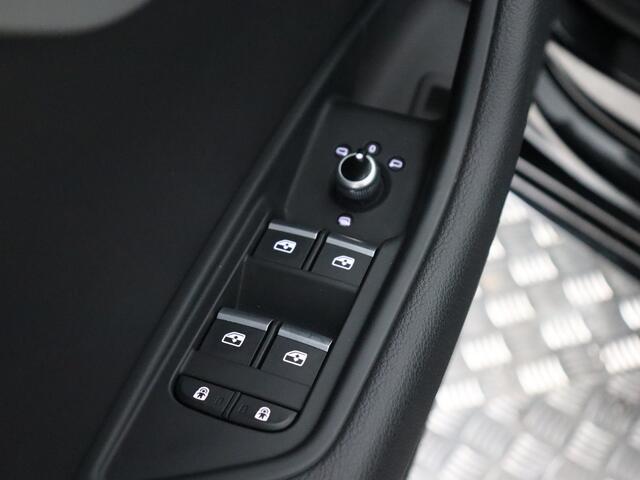 Audi A4 Avant 35 TFSI Advanced Edition Uniek (NL-Auto / Cruise / Navi / Stoelverw. / 19'')