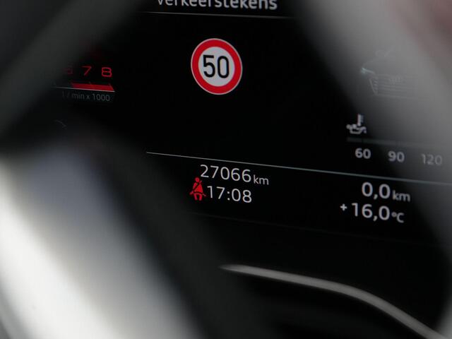 Audi A4 Avant 35 TFSI 150 pk S-tronic S edition Competition / S-Line | Navigatie | Stoelverwarming | Parkeersensoren voor/achter | Sportonderstel