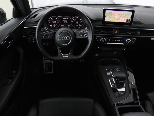 Audi A4 45 TFSI quattro Sport S line Black Edition | Leder | Trekhaak | 360 camera | Virtual Cockpit | Matrix LED | Navigatie | Sportstoelen | Park Assist | Climate control