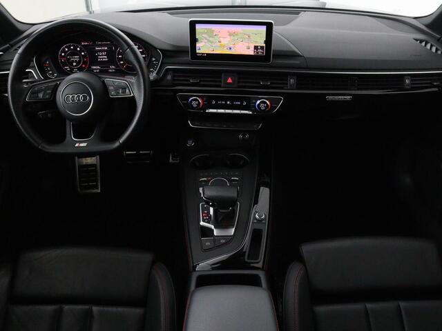 Audi A4 45 TFSI quattro Sport S line Black Edition | Leder | Trekhaak | 360 camera | Virtual Cockpit | Matrix LED | Navigatie | Sportstoelen | Park Assist | Climate control