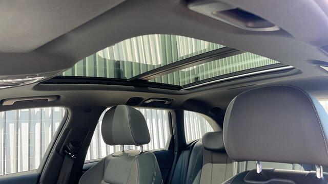 Audi A4 Avant 40 TFSI Sport S line edition 191pk | Panoramadak | Navigatie | Verwarmbare voorstoelen | 18 inch lichtmetalen velgen