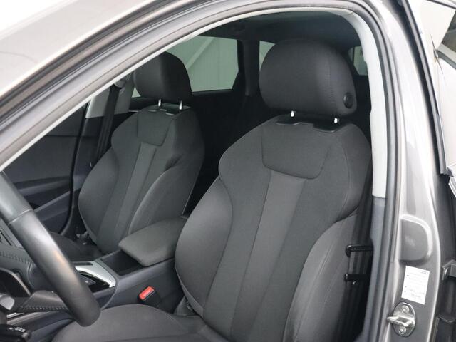 Audi A4 35 TFSI Launch Edition Business | Panoramadak | Trekhaak | Sportstoelen | Virtual Cockpit | Carplay | 19'' | Full LED | Climate control | Parkeerhulp | Cruise control