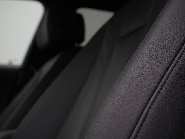 Audi A4 Avant 35 TFSI 150 pk S-tronic Business Edition | Leder | Geheugenstoel | Achteruitrijcamera | Stoelverwarming | Navigatie