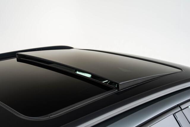 Audi A4 Avant 40 TFSI Sport S line black edition Panoramadak - Head up - Elektrisch verstelbare/verwarmde stoelen - Interieurvoorverwarming - B&O - Assistentiepakket City/Parking - MMI navigatie plus -