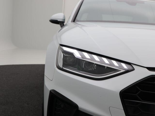 Audi A4 Limousine 35 TFSi S-Line Competition 150 Pk Automaat | Open Dak | Zwart Optiek | Virtual Cockpit | Sportstoelen | CarPlay | LED | Sensoren | 18 Inch | 91.236 Km!