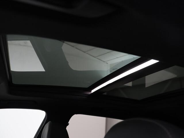 Audi A4 35 TFSI S edition Competition | Panoramadak | Stoelverwarming | Virtual Cockpit | Carplay | Half leder | Navigatie | Sportstoelen | Full LED | DAB | Climate control | Cruise control | S Line