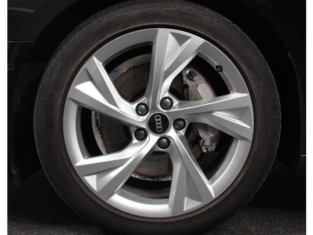 Audi A4 Avant 40 TFSI 204pk S-tronic S-Line Black Edition | Navigatie | Apple Carplay/Android Auto | Adaptive Cruise Control | Parkeersensoren | Camera | Dodehoek Assistent | Elektrische Achterklep | Stoelverwarming | Climate Control |