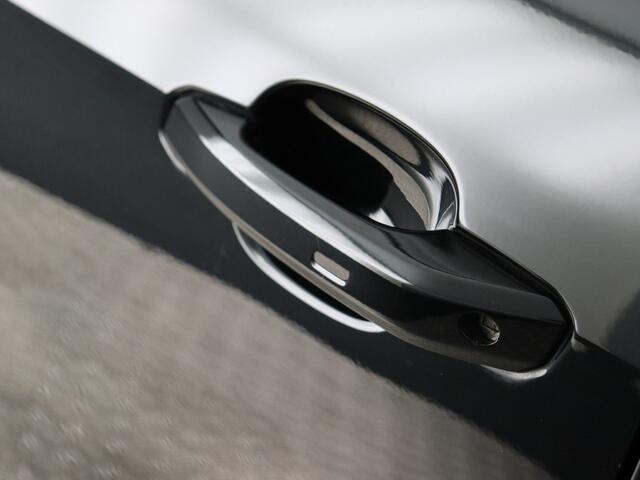 Audi A4 Avant 35 TFSI Business Edition (NL-Auto / Elek. Trekhaak / Pano / B&O / ACC / Incl. dakdragers)