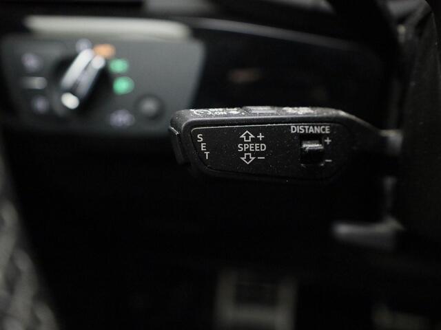 Audi A4 Limousine 35 TFSI S edition Competition · Apple/Android Car Play · Adaptive Cruise Control · Leder/stof · Camera + Parkeersensoren · Stoelverwarming · Garantie t/m 24-03-2026 of 100000km