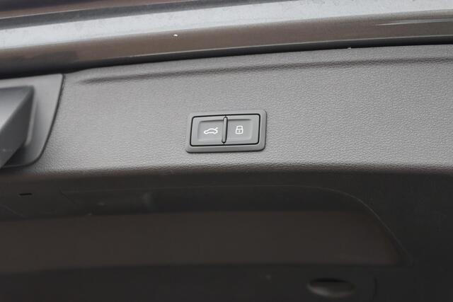 Audi A4 Avant 35 TFSI S Edition Competition 150pk S-Tronic | B&O | Schaalstoelen | Matrix LED