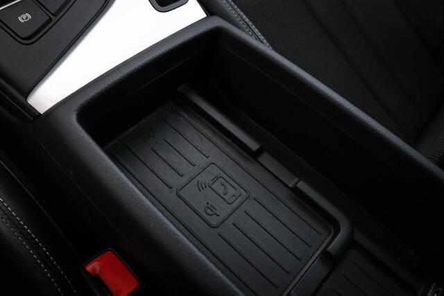 Audi A4 Avant 2.0 TFSI MHEV Sport S line black edition | TREKHAAK | STOELVERWARMING | CAMERA | 19"